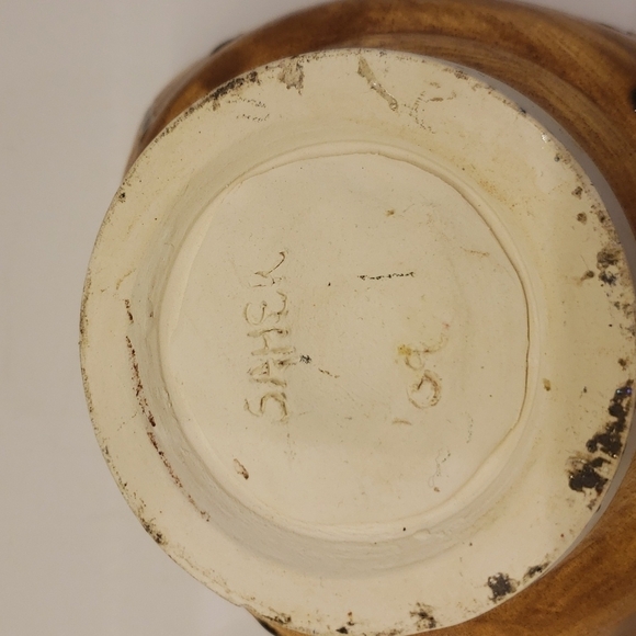 BOWL Ornate brown triangle shaped bowl pottery SAHER 09 on bottom decorative - Picture 7 of 11